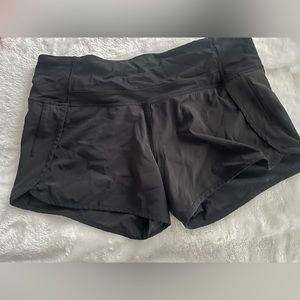 NWOT Black Lulu shorts